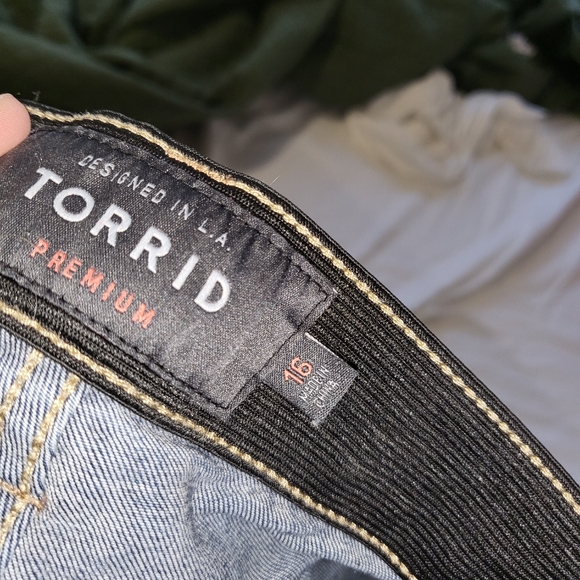 torrid 16 jeans - Picture 2 of 2